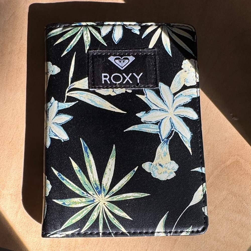Roxy Passport Holder